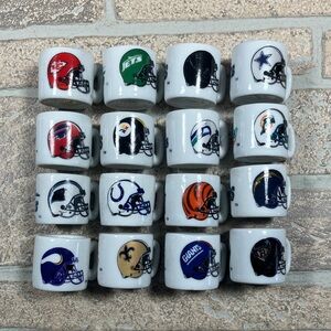 Vintage Pre-owned 16 NFL Team Logo Mini Mugs Set